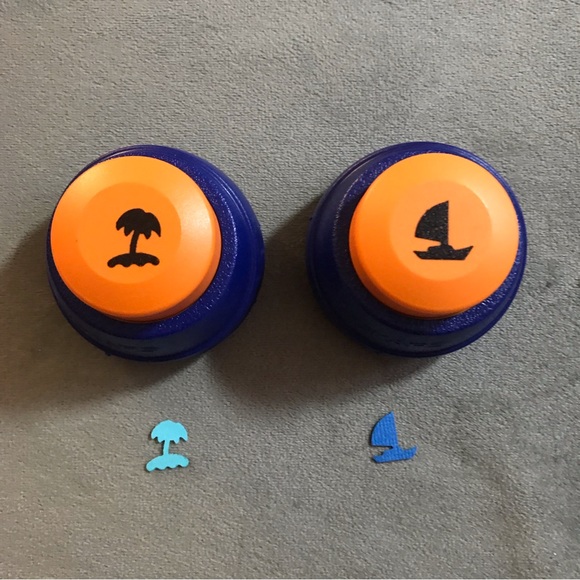 Set of 6 Fiskars mini punch shapers - Picture 5 of 5